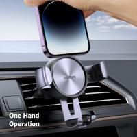 Car-Mounts-UGREEN-Air-Vent-Gravity-Car-Phone-Mount-8