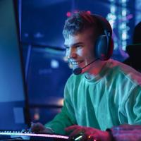 Headphones-Redragon-H848-Bluetooth-Wireless-Gaming-Headset-Lightweight-7-1-Surround-Sound-40MM-Drivers-Detachable-Microphone-Black-14